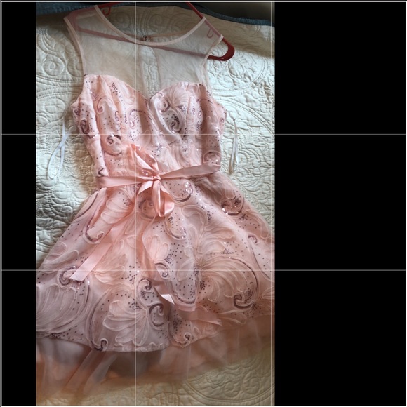 Dress - Picture 3 of 3